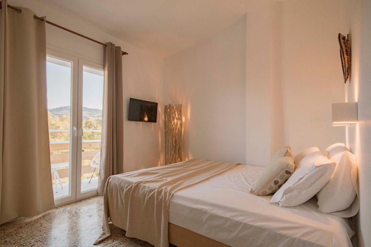 מוראיטיקה Olive Grove Suites Boutique Hotel מראה חיצוני תמונה