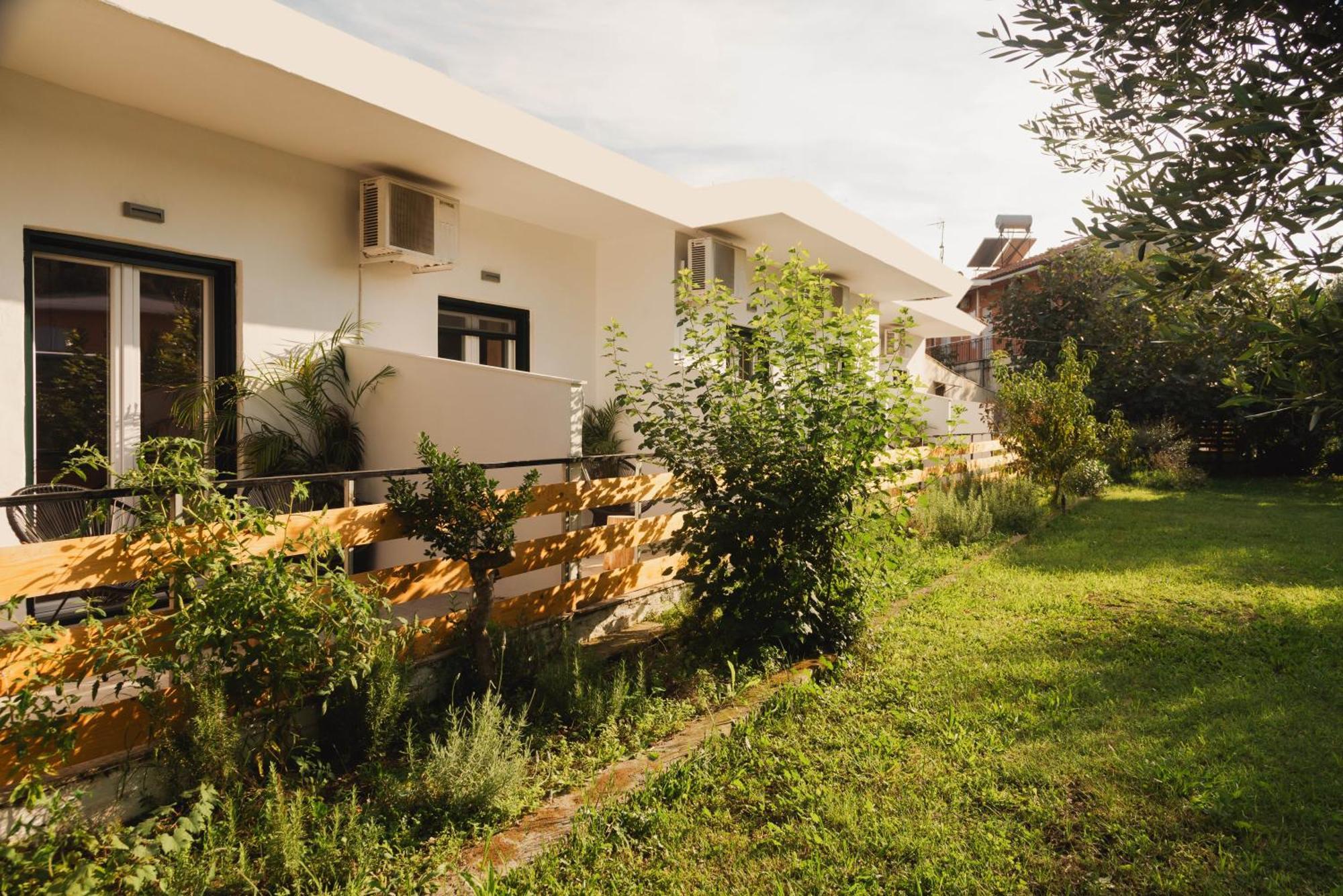 מוראיטיקה Olive Grove Suites Boutique Hotel מראה חיצוני תמונה