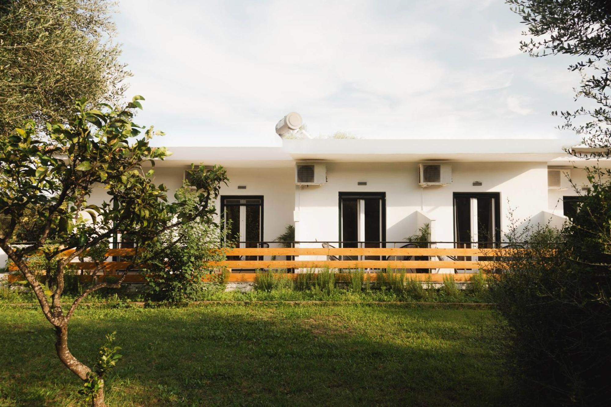 מוראיטיקה Olive Grove Suites Boutique Hotel מראה חיצוני תמונה