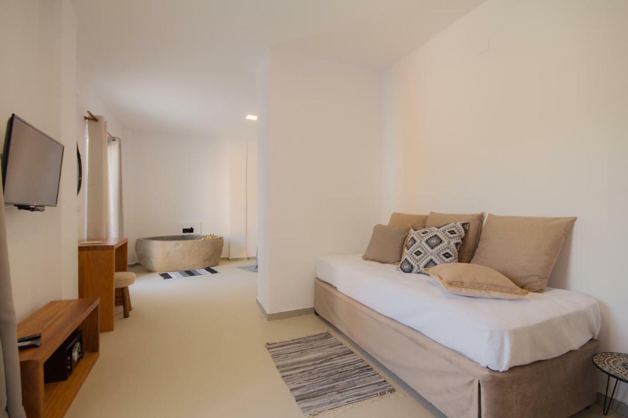 מוראיטיקה Olive Grove Suites Boutique Hotel מראה חיצוני תמונה