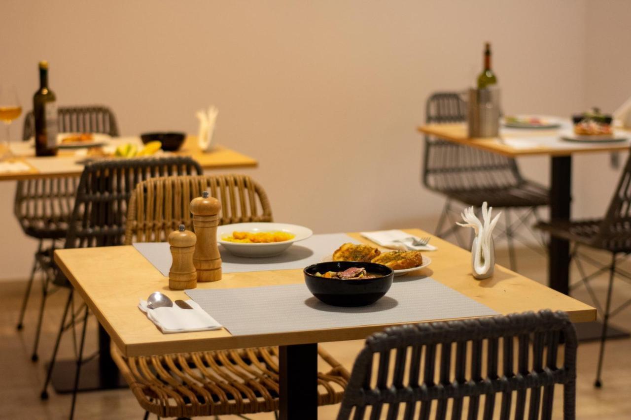 מוראיטיקה Olive Grove Suites Boutique Hotel מראה חיצוני תמונה