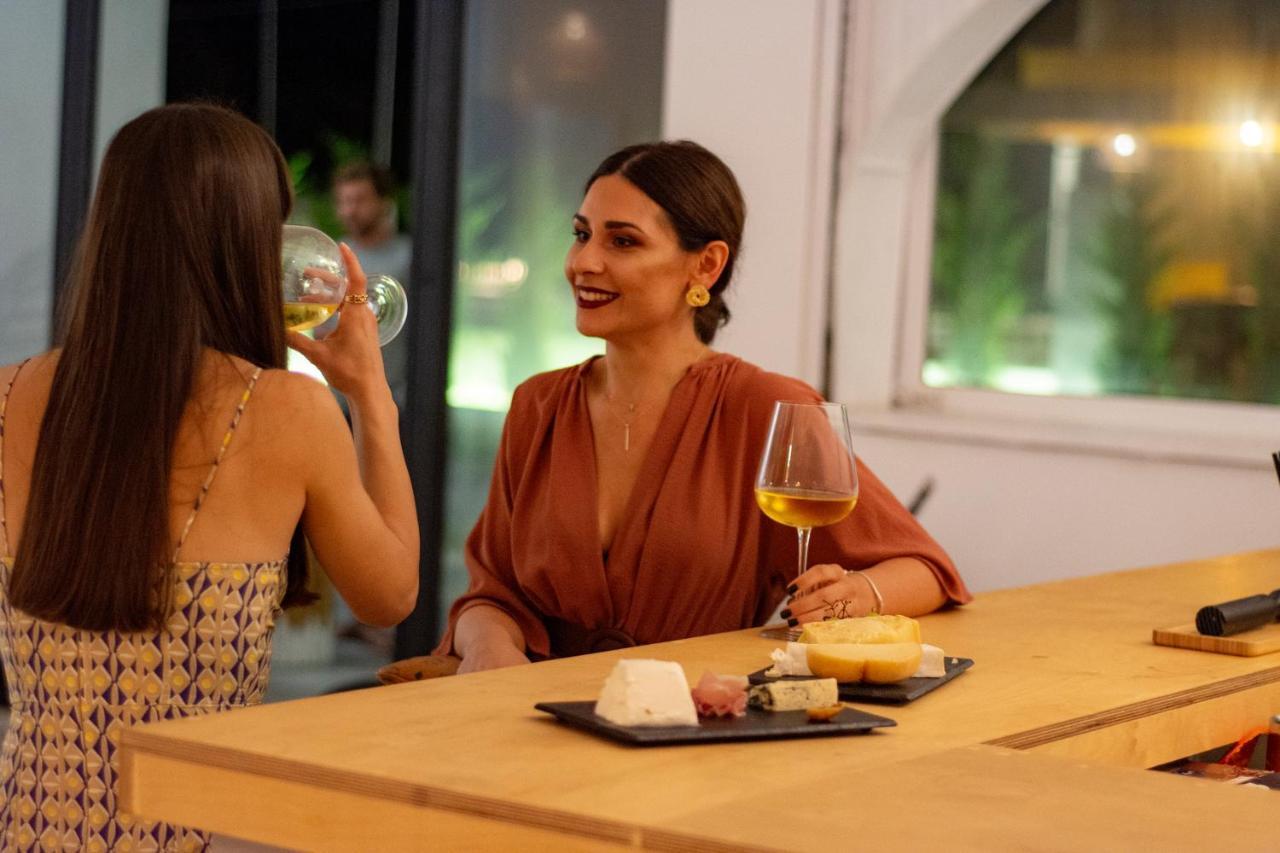 מוראיטיקה Olive Grove Suites Boutique Hotel מראה חיצוני תמונה